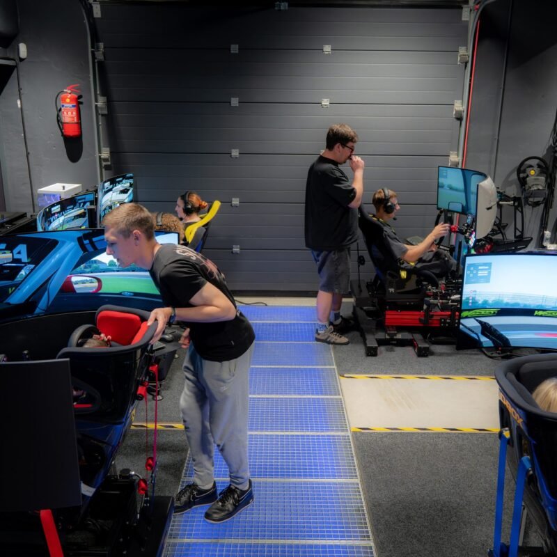 Komandinės lenktynės SRB Motorsport centre